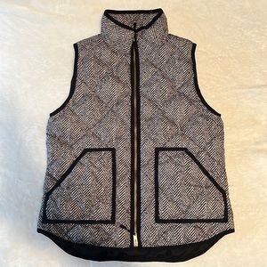 J Crew Tan and Black Quilted Puffer Vest S